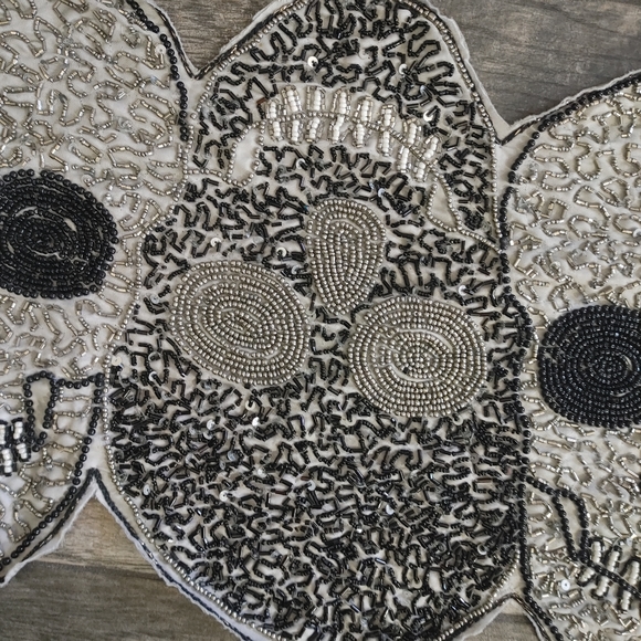 Beaded table runner skull skeleton grey black halloween day of the dead - Picture 3 of 6